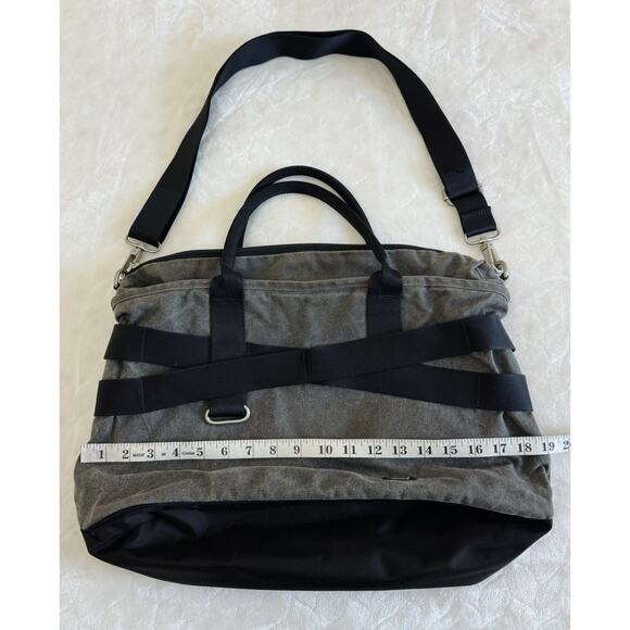 Crumpler THE GYPSY Moth No 2 Tote Messenger Laptop Bag Grey/Black - Picture 9 of 10